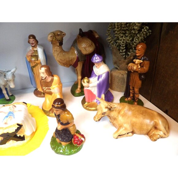 Vintage Hand Painted Ceramic 17 Piece Nativity Large Size Set preowned - Picture 2 of 4